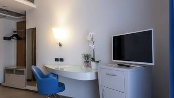 Premium bedding, minibar, in-room safe, desk