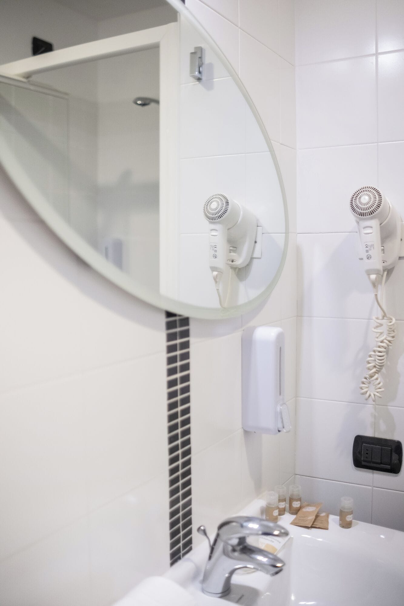 rainfall showerhead, free toiletries, hair dryer, bidet