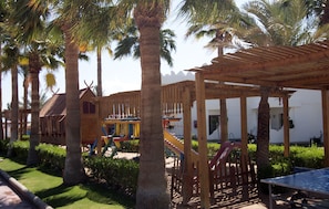 Children’s play area – outdoor