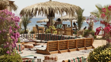Con vista sulla spiaggia, aperto a pranzo e per il brunch