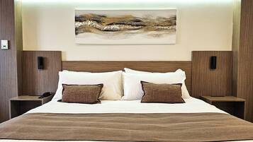Deluxe Studio, 1 King Bed with Sofa bed, Pets Not Allowed