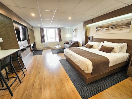 Ropa de cama de alta calidad y cortinas blackout . Hôtel Le Voyageur de Québec