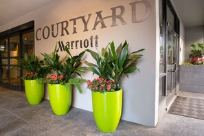 Welcome to Courtyard Marriott, where a modern entrance sets the tone for a relaxing stay.