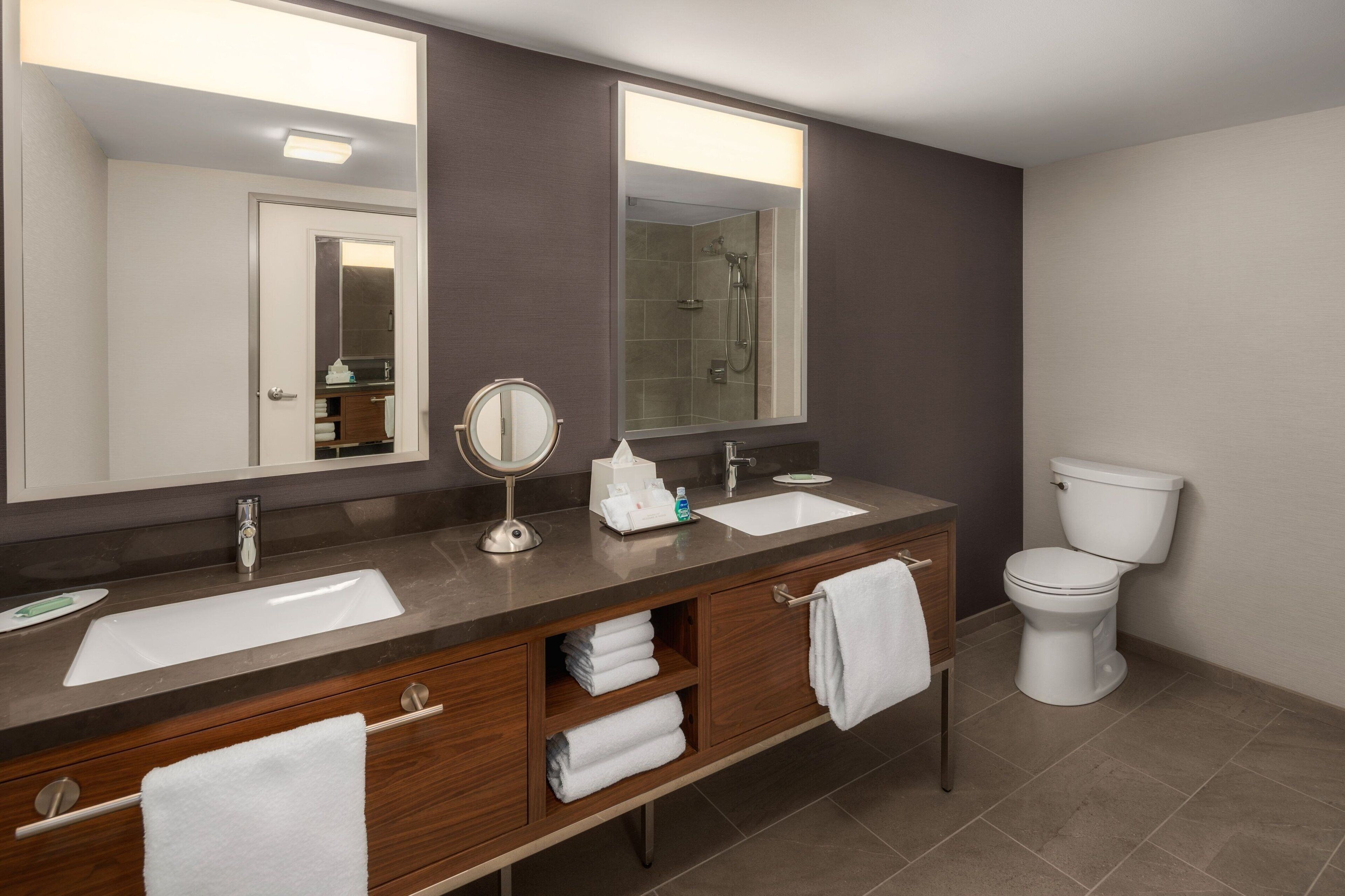suite, 1 bedroom, non smoking | bathroom | combined shower/bathtub, hair dryer, towels