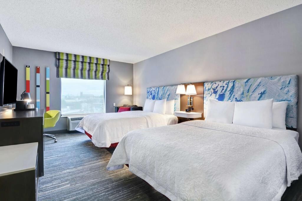 Premium bedding, in-room safe, desk, laptop workspace