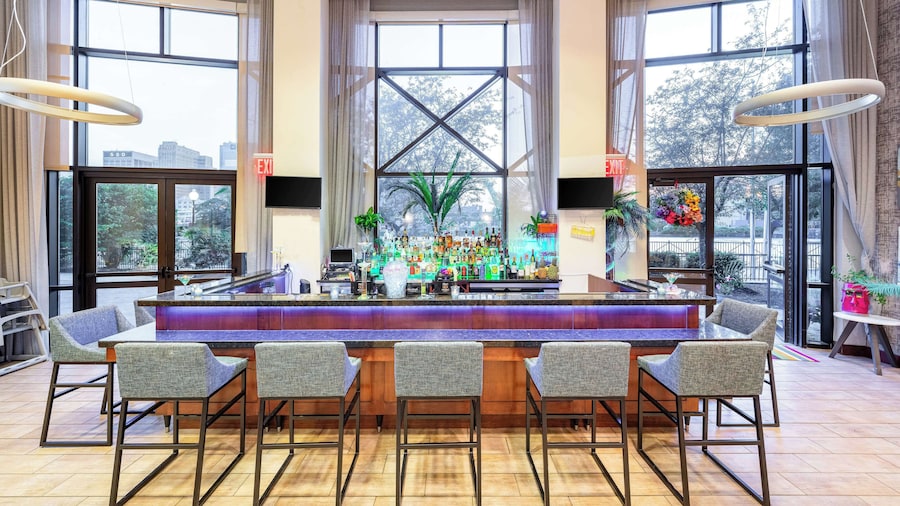 Hampton Inn & Suites Newark-Harrison-Riverwalk