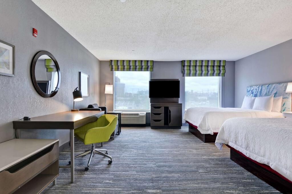 Premium bedding, in-room safe, desk, laptop workspace