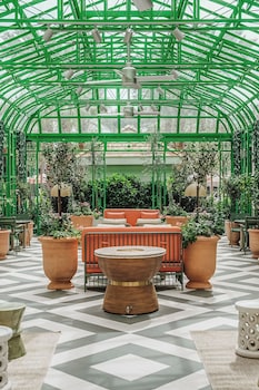 Courtyard view at Hotel Bardo Savannah