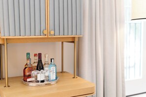 Junior Suite | In-room dining