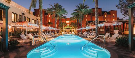 Een buitenzwembad, zwembadcabana's (toeslag)