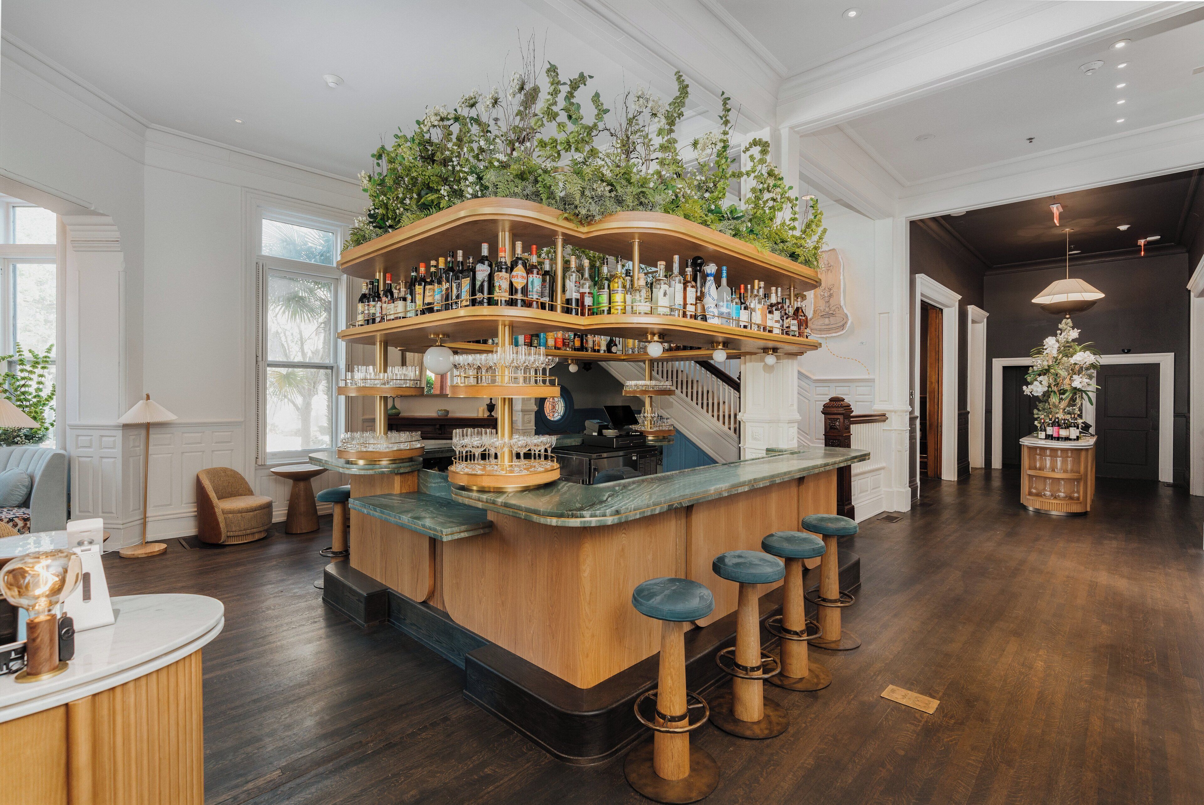 3 restaurantes; se sirve desayuno, almuerzo, cena y brunch