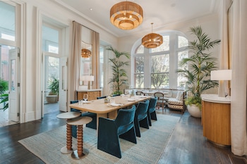 3 restaurants, breakfast, lunch, dinner served; Italian cuisine at Hotel Bardo Savannah