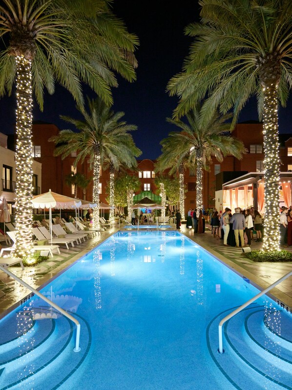 Outdoor pool - Hotel Bardo Savannah (Savannah)