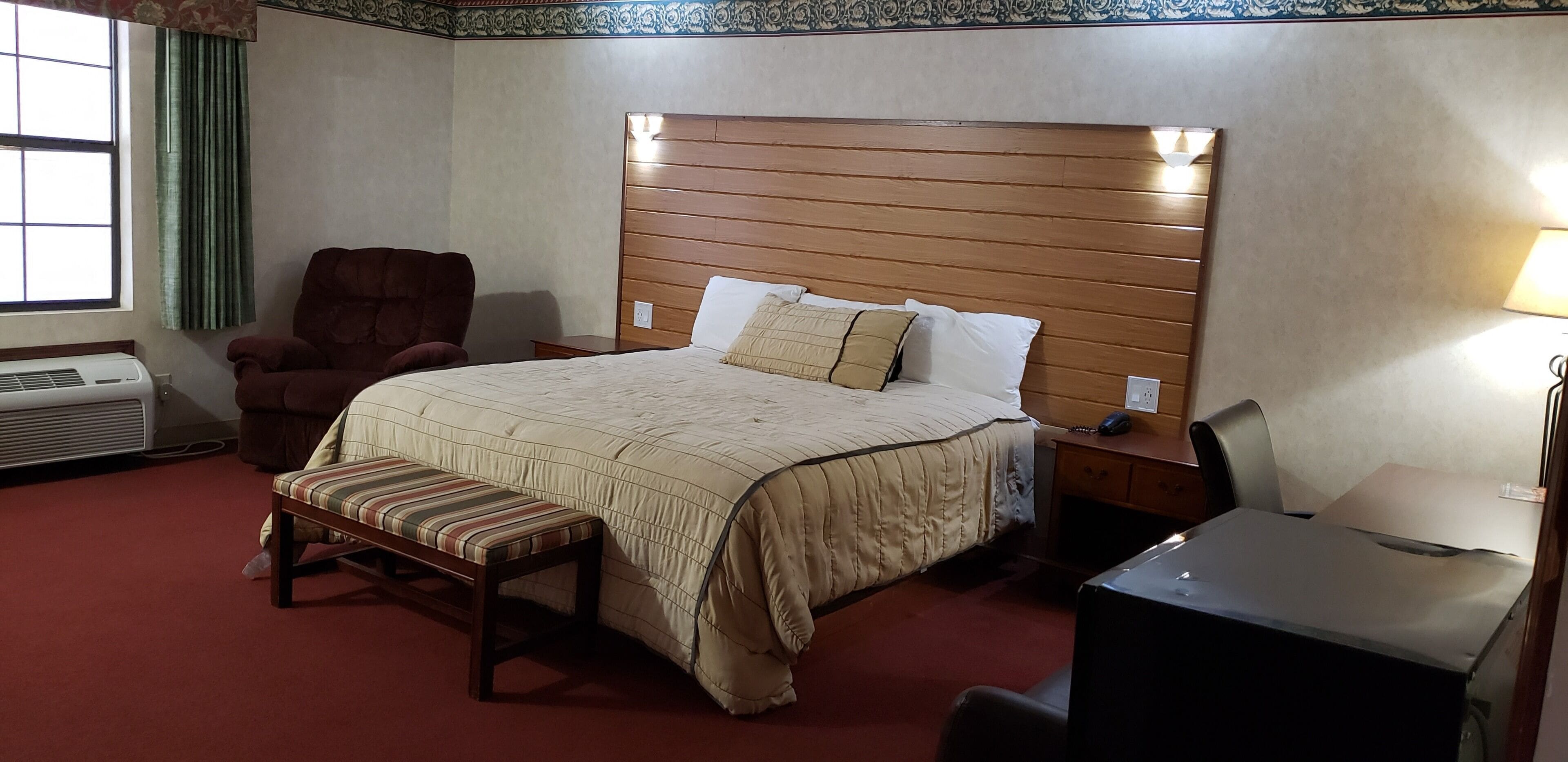 Luxury suite | 1 bedroom, individually furnished, free WiFi, bed sheets