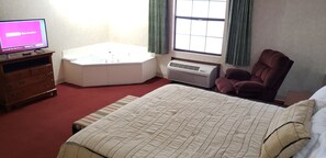 Luxury suite | 1 bedroom, individually furnished, free WiFi, bed sheets - Swiss Village Inn (Eureka Springs)