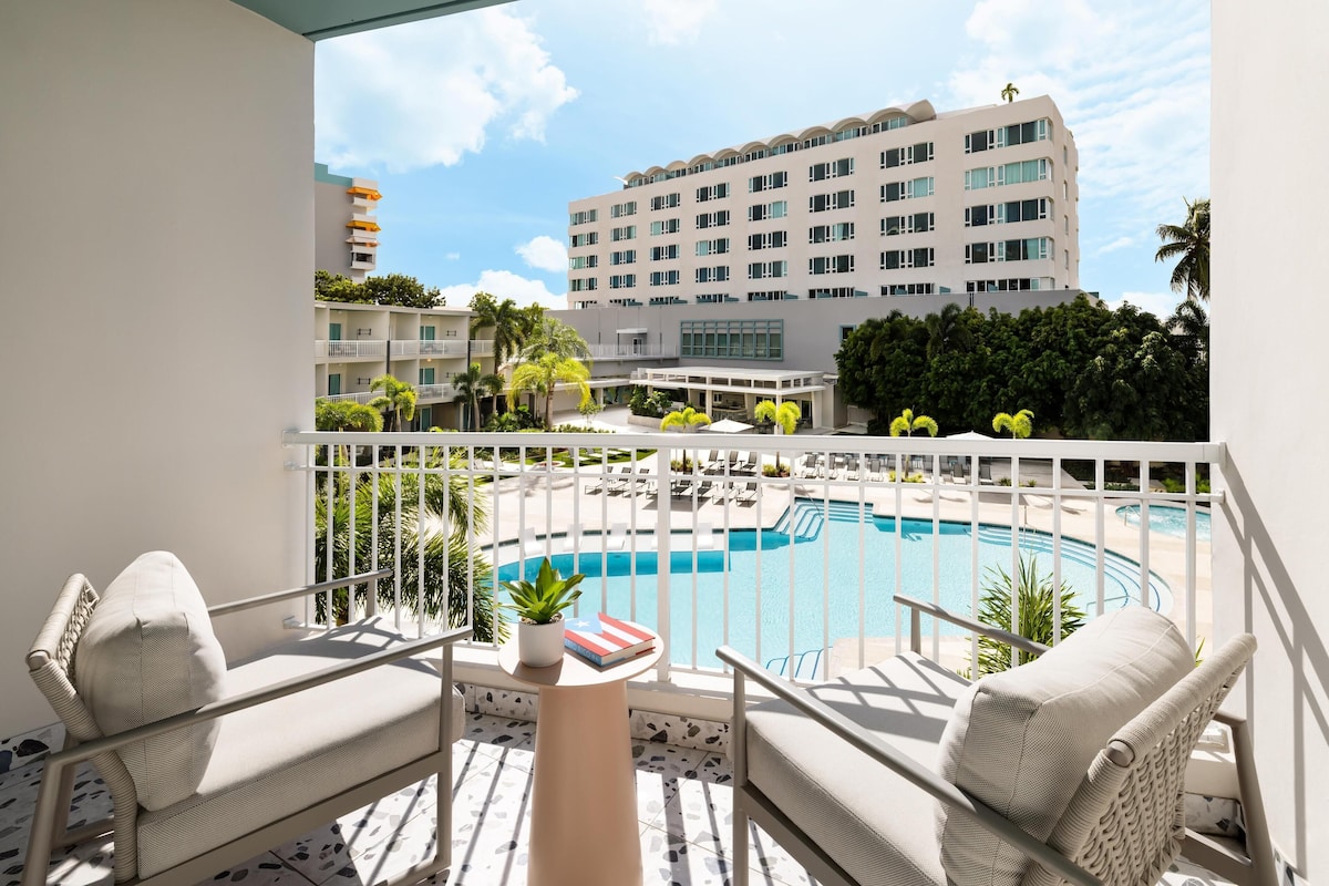 Zimmer, 2 Queen-Betten, Balkon | Pool | Außenpool