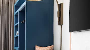 Caja de seguridad en la habitación y decoración personalizada