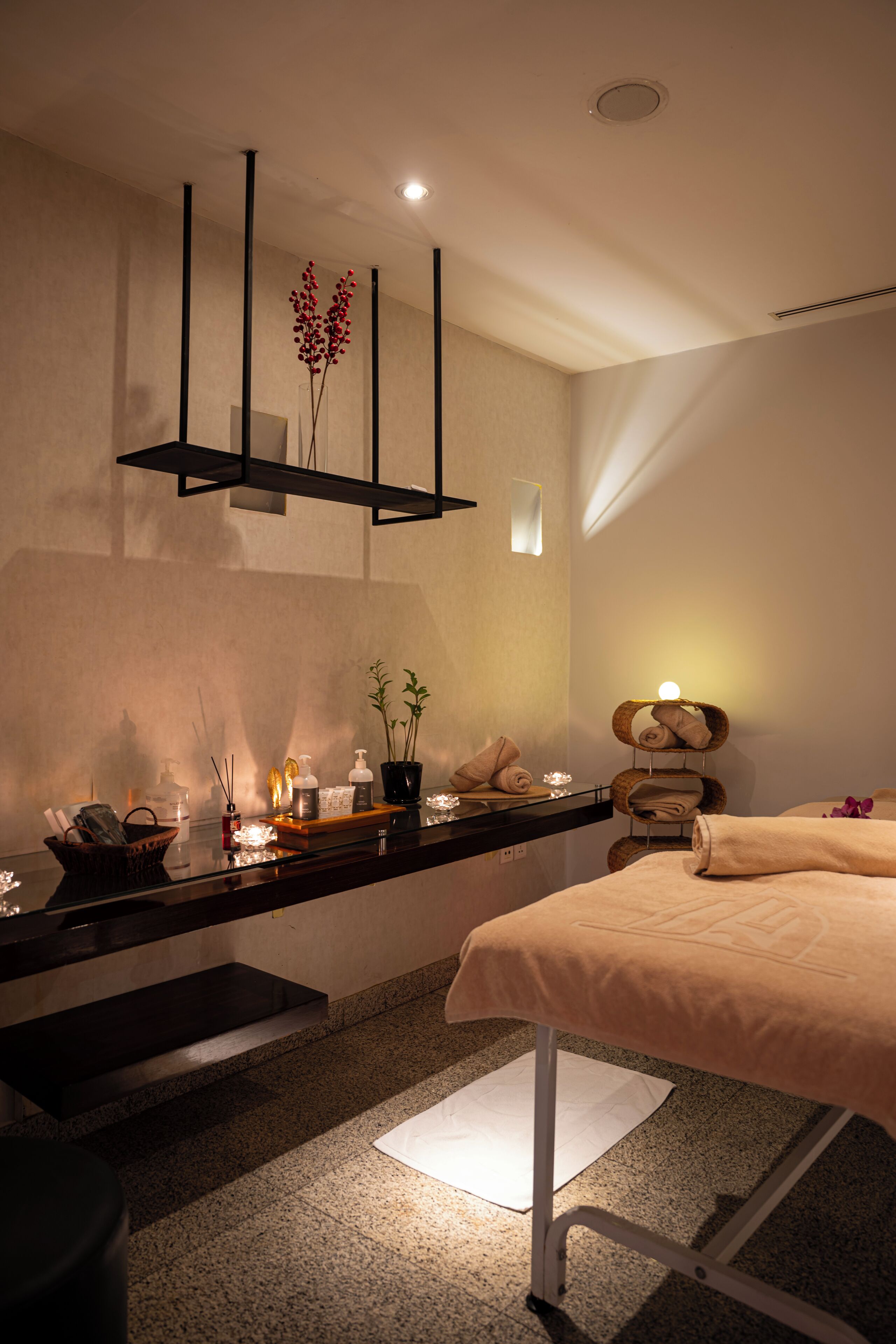 Salas de tratamientos para parejas, sauna, bañera de hidromasaje 