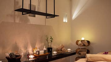 Salas de tratamientos para parejas, sauna, bañera de hidromasaje