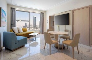 Smart-TV, Tischfußball, Tischtennisplatte