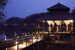 Dining - Anantara Golden Triangle Elephant Camp & Resort (Chiang Saen)