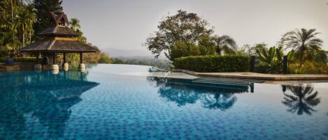 Outdoor pool, sun loungers