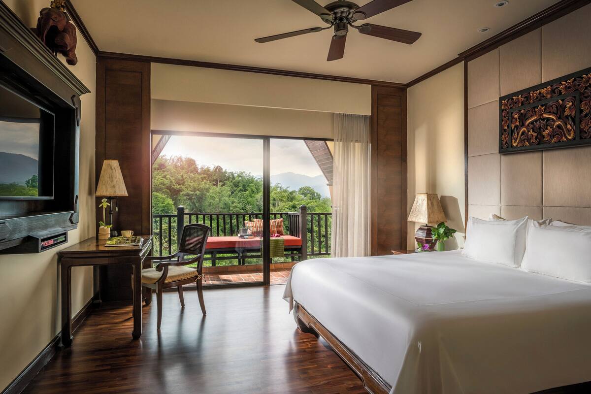 Deluxe Three Country View room