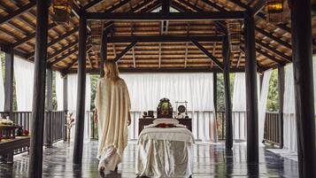 Couples treatment room(s), body treatments, aromatherapy