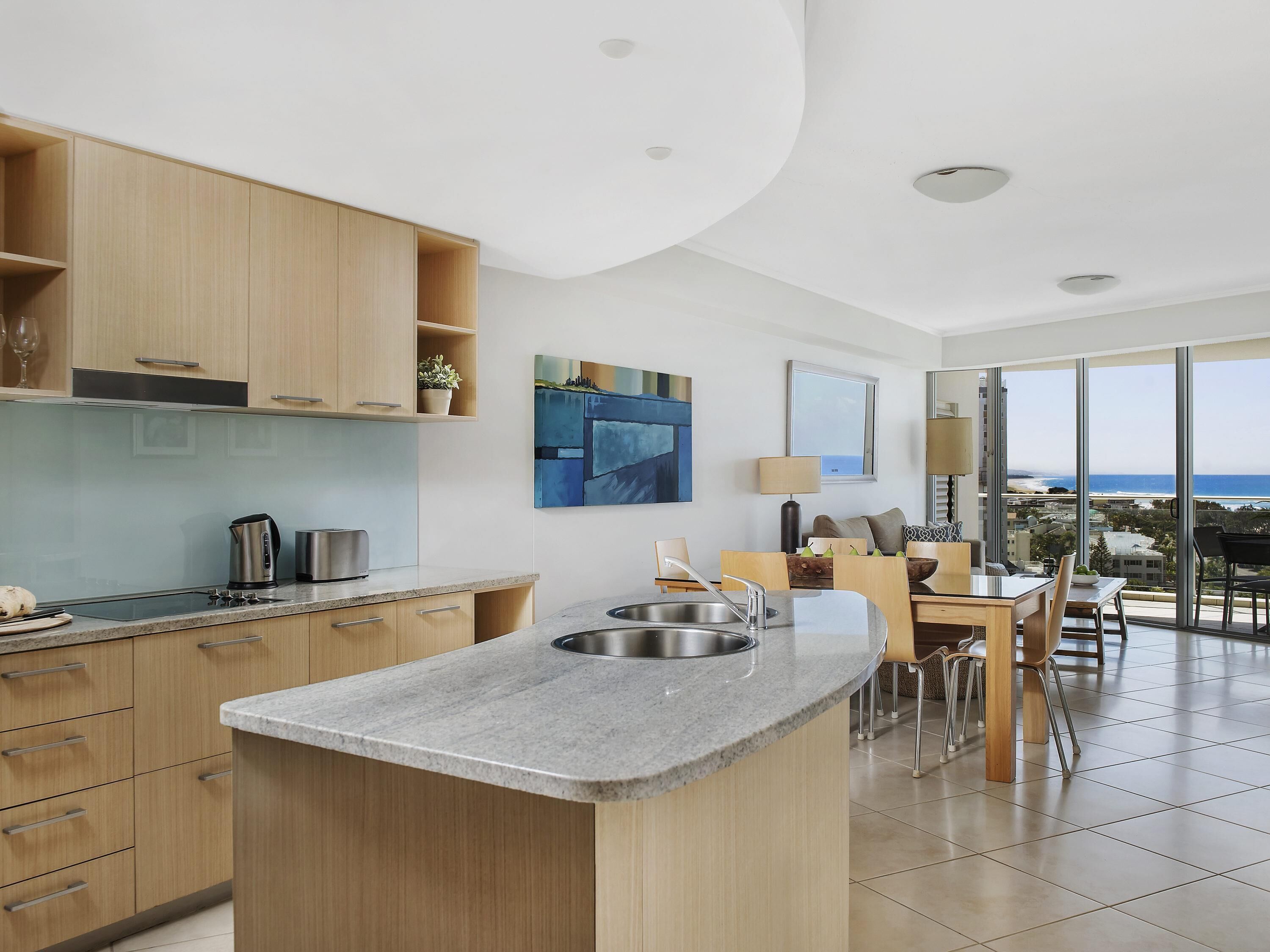 2 Bedroom Ocean View Apartment | 1 bilik tidur, peti besi dalam bilik, dihias secara berasingan 