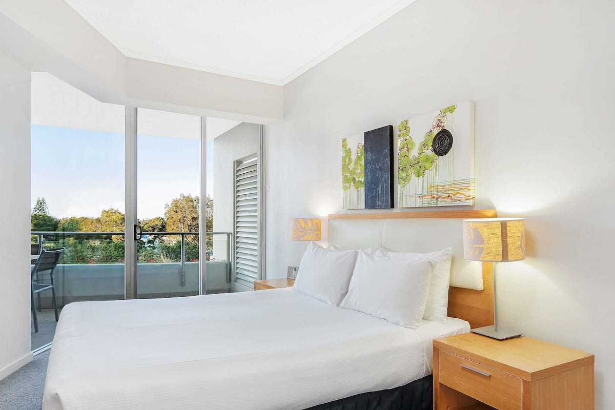 Apartment, 2 Bedrooms, Pool View