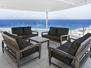 Apartment, 2 Bedrooms, Ocean View | 1 bedroom, in-room safe, individually decorated, individually furnished