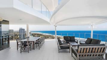 1 bedroom, in-room safe, individually decorated, individually furnished