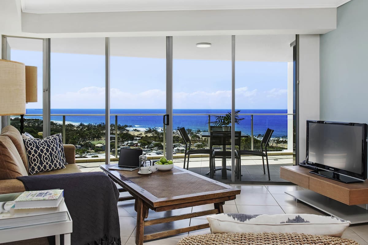 Apartment, 2 Bedrooms, Ocean View | 1 bedroom, in-room safe, individually decorated, individually furnished