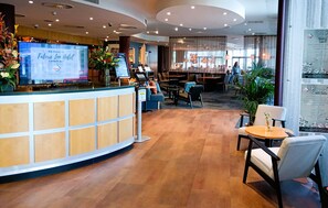 Breakfast, lunch and dinner served - Future Inns Cardiff Bay (Cardiff)