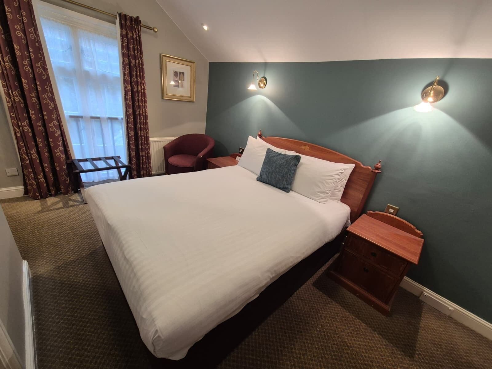 Standard Double Room | Desk, iron/ironing board, free WiFi, bed sheets