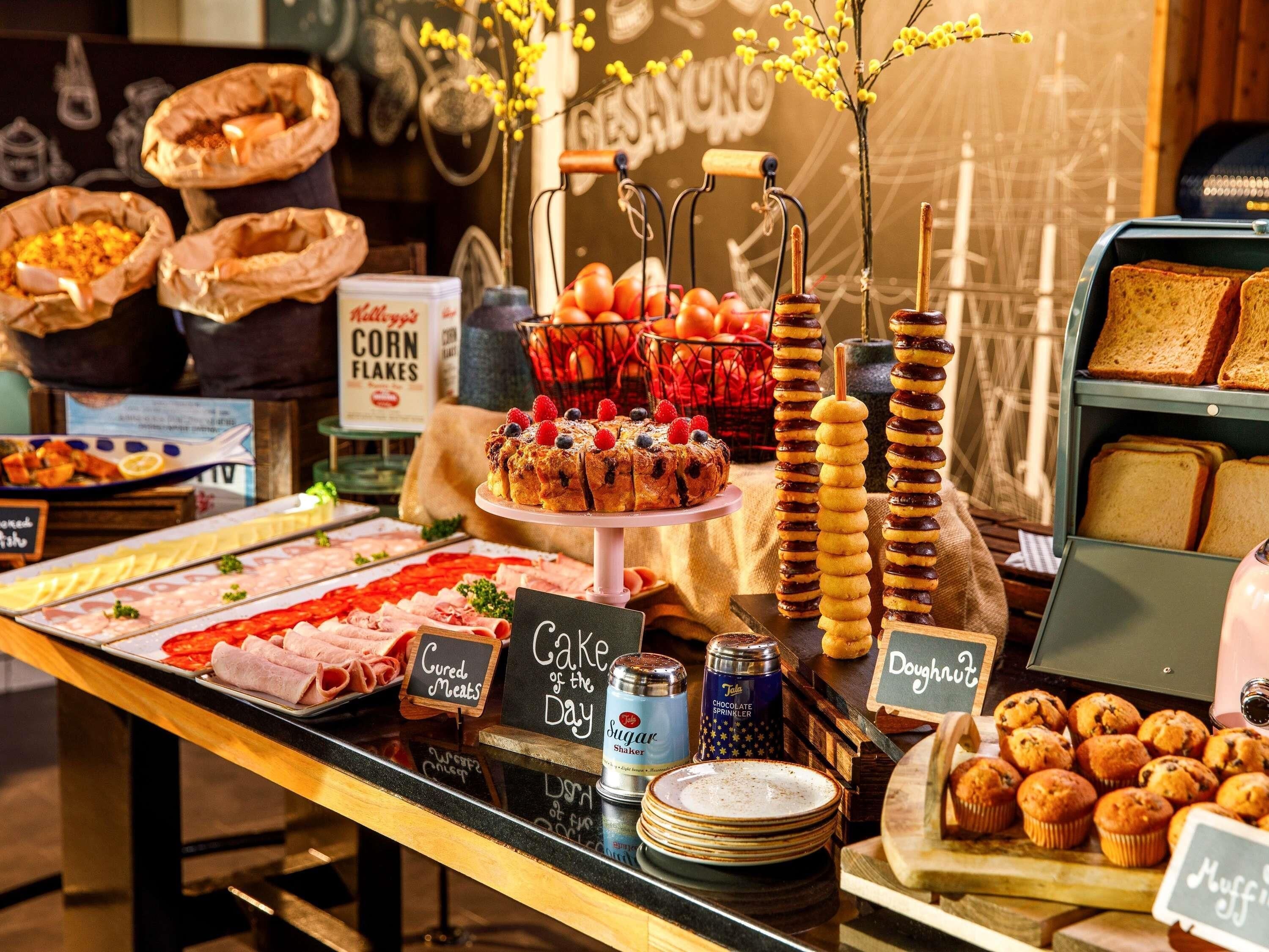 Daily buffet breakfast (GBP 21.00 per person)