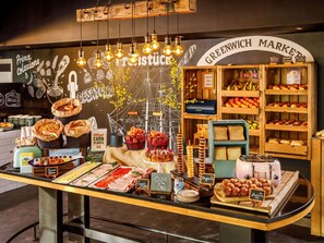 Daily buffet breakfast for a fee - Novotel London Greenwich (London)