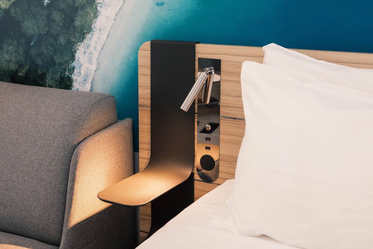 premium bedding, in-room safe, desk, blackout curtains