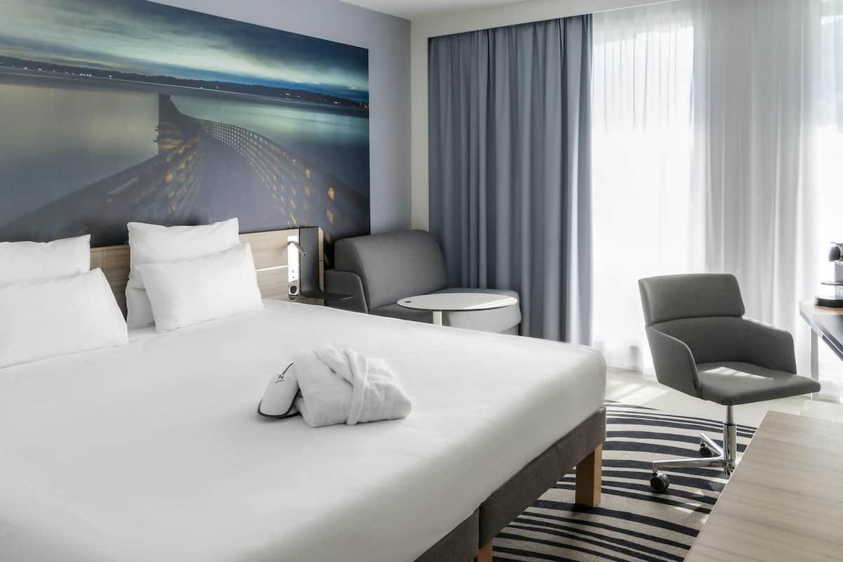 Executive Room, 1 Double Bed with Sofa bed | Premium bedding, in-room safe, desk, blackout drapes