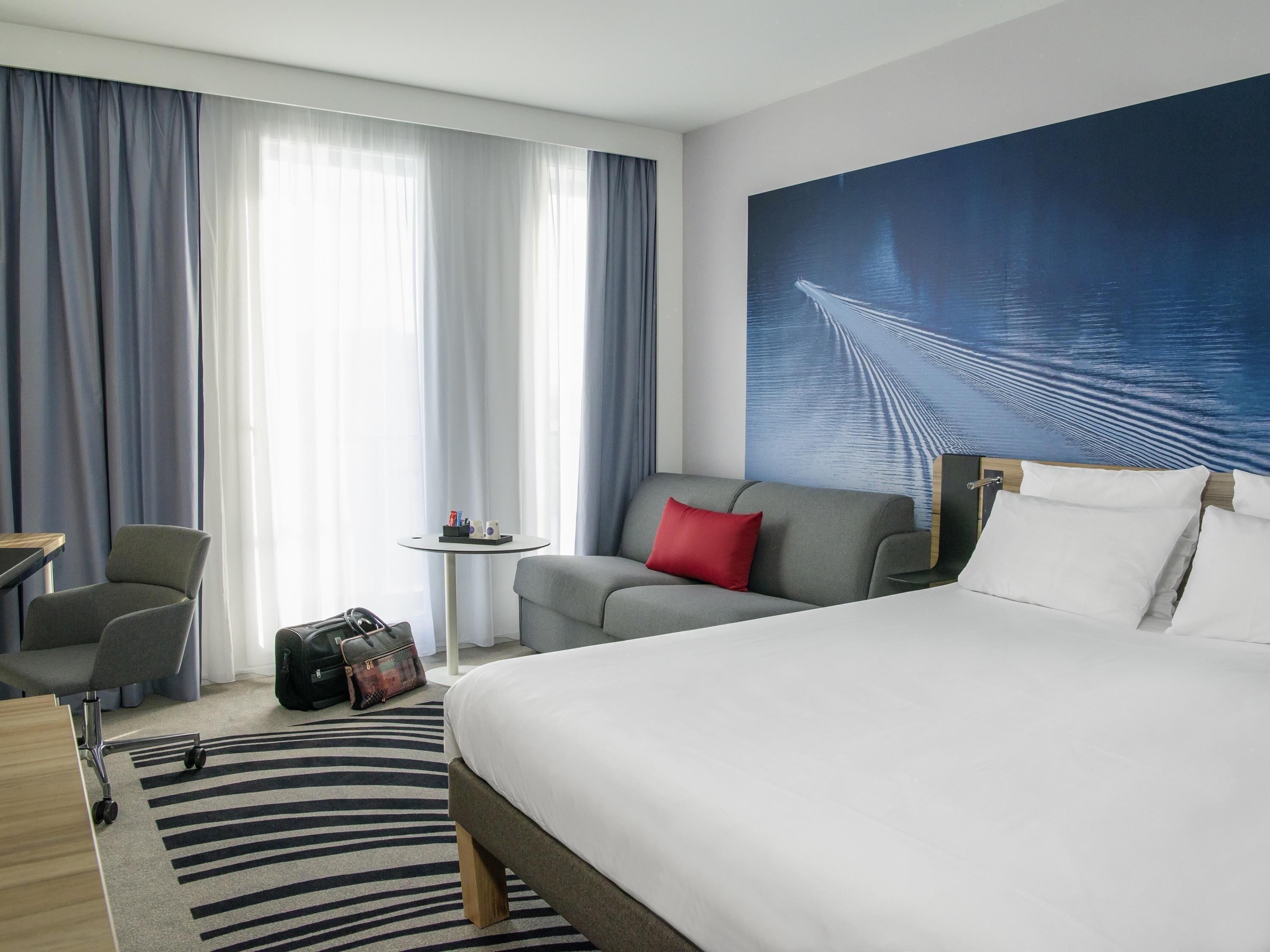 Superior Room, 1 Double Bed with Sofa bed | Premium bedding, in-room safe, desk, blackout drapes