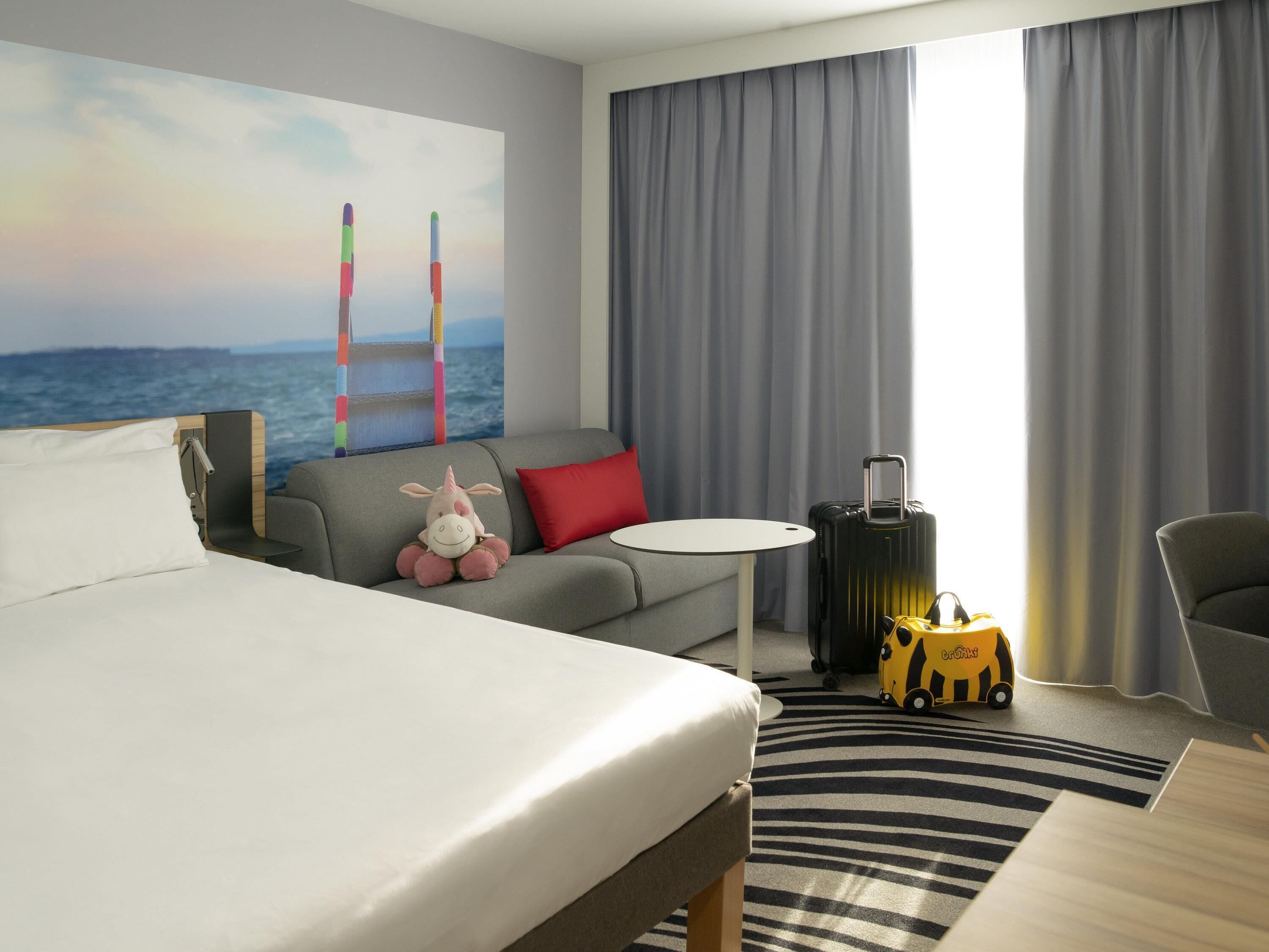 Classic Room, 1 Double Bed with Sofa bed | Premium bedding, in-room safe, desk, blackout drapes