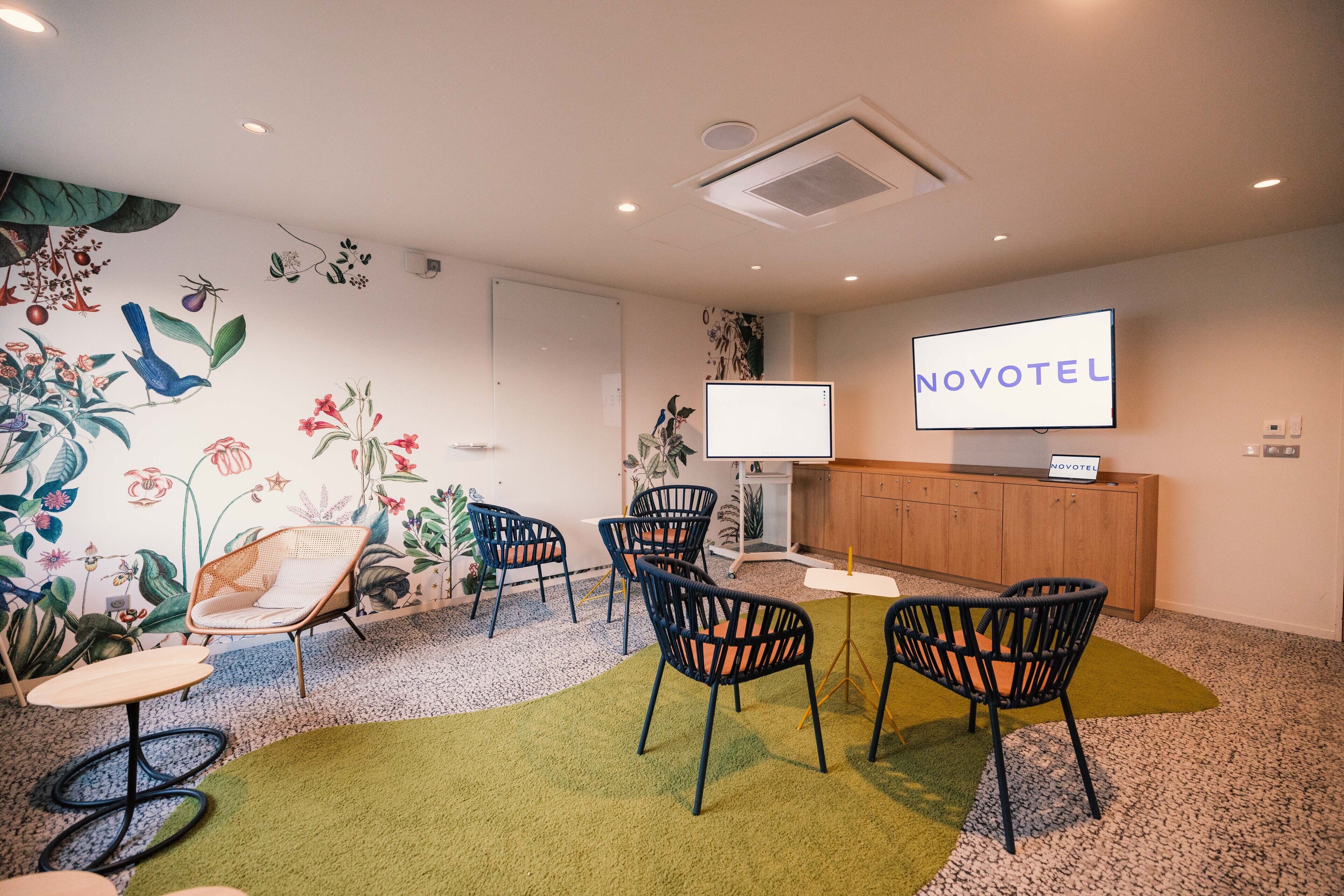 Meeting facility
