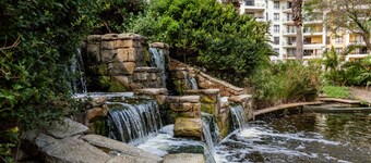 Island Club Hotel & Apartments