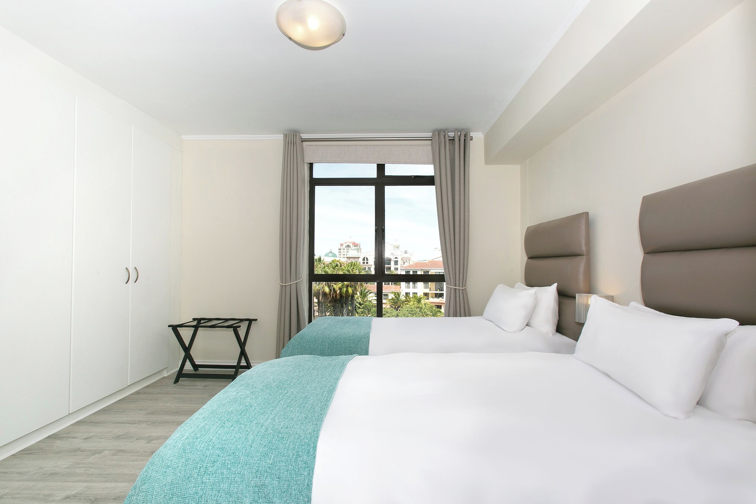 Photo - Island Club Hotel & Apartments