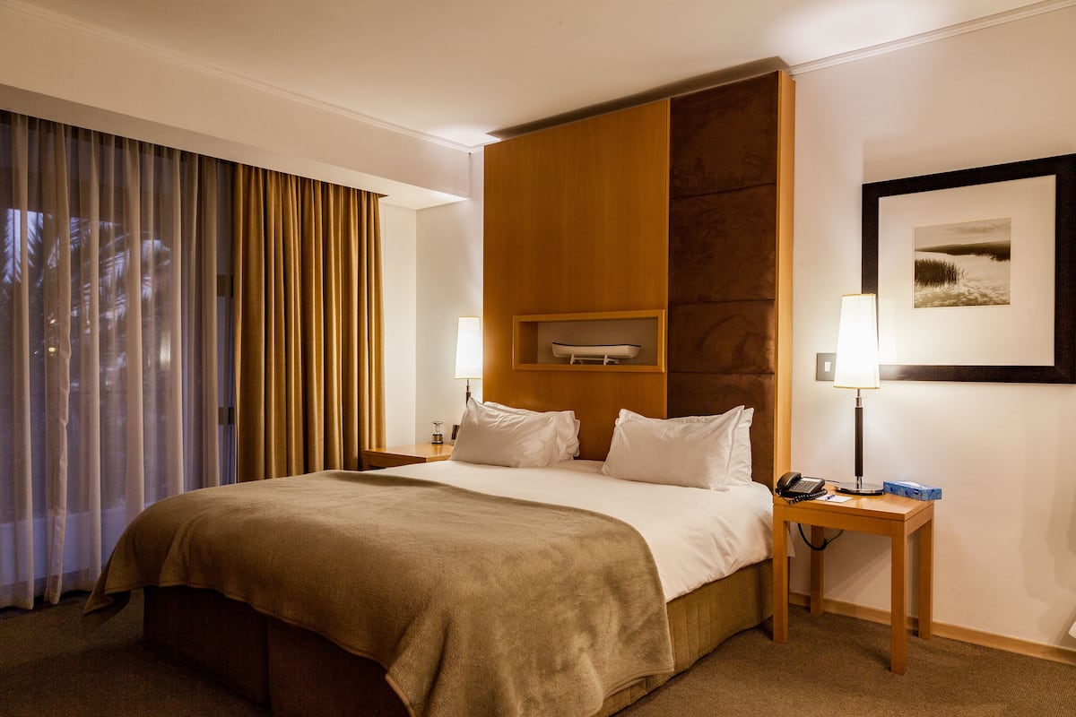 1 bedroom, premium bedding, pillow-top beds, in-room safe