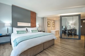 Superior Room | Premium bedding, pillow-top beds, in-room safe, blackout curtains - Island Club Hotel & Apartments (Cape Town)