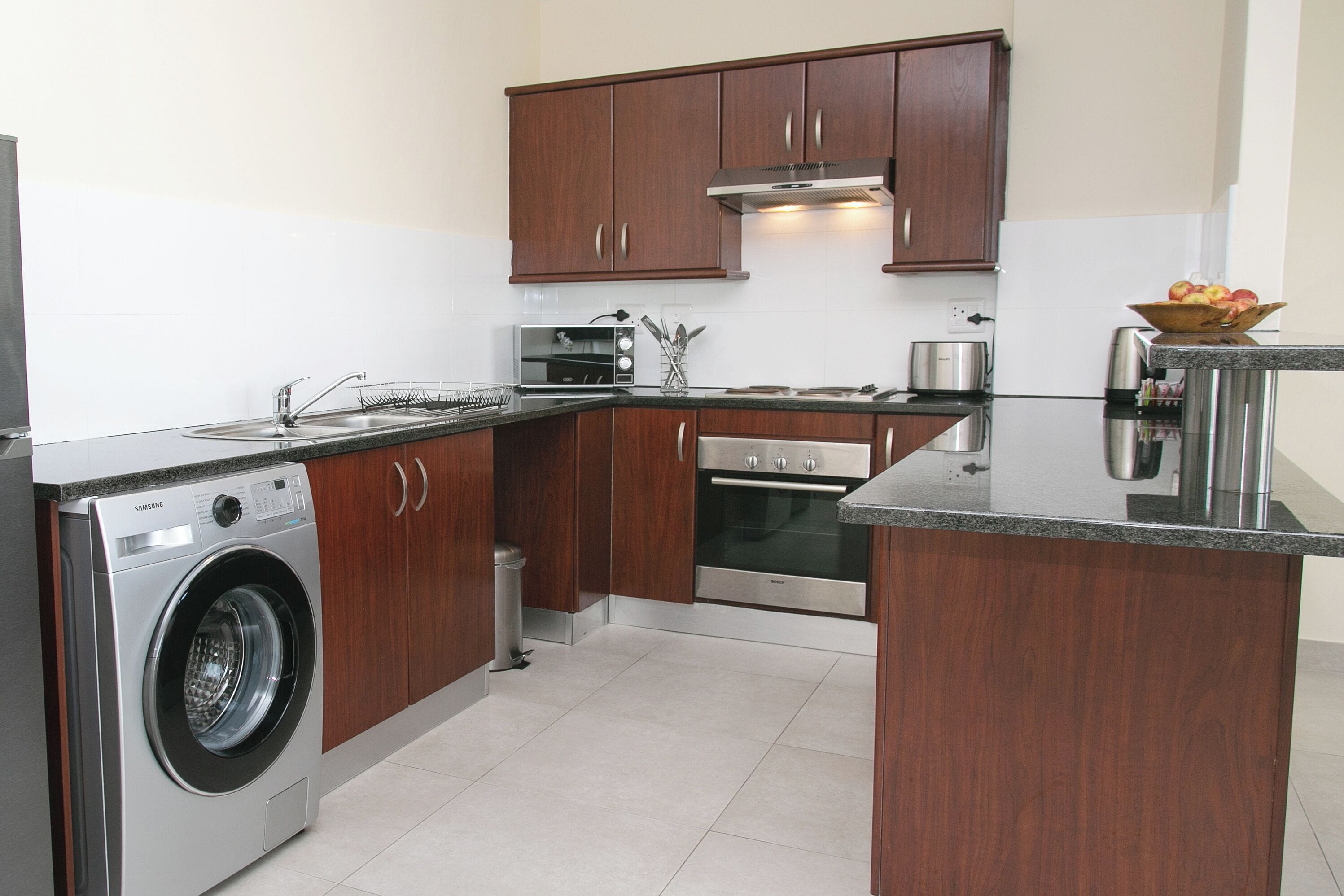 Apartment | Private kitchen | Microwave, coffee/tea maker, electric kettle, toaster