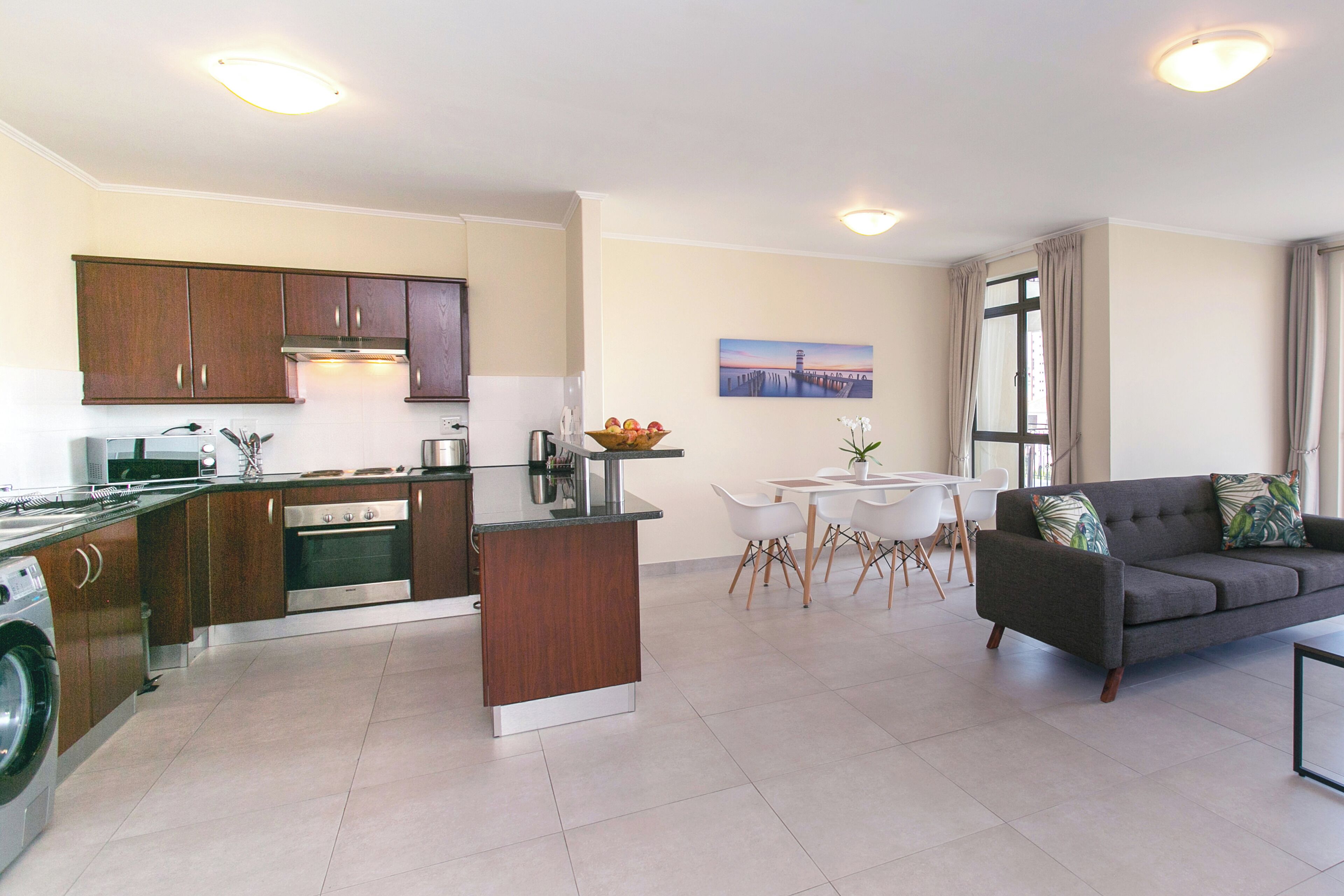 Photo - Island Club Hotel & Apartments