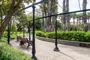 Children’s play area – outdoor