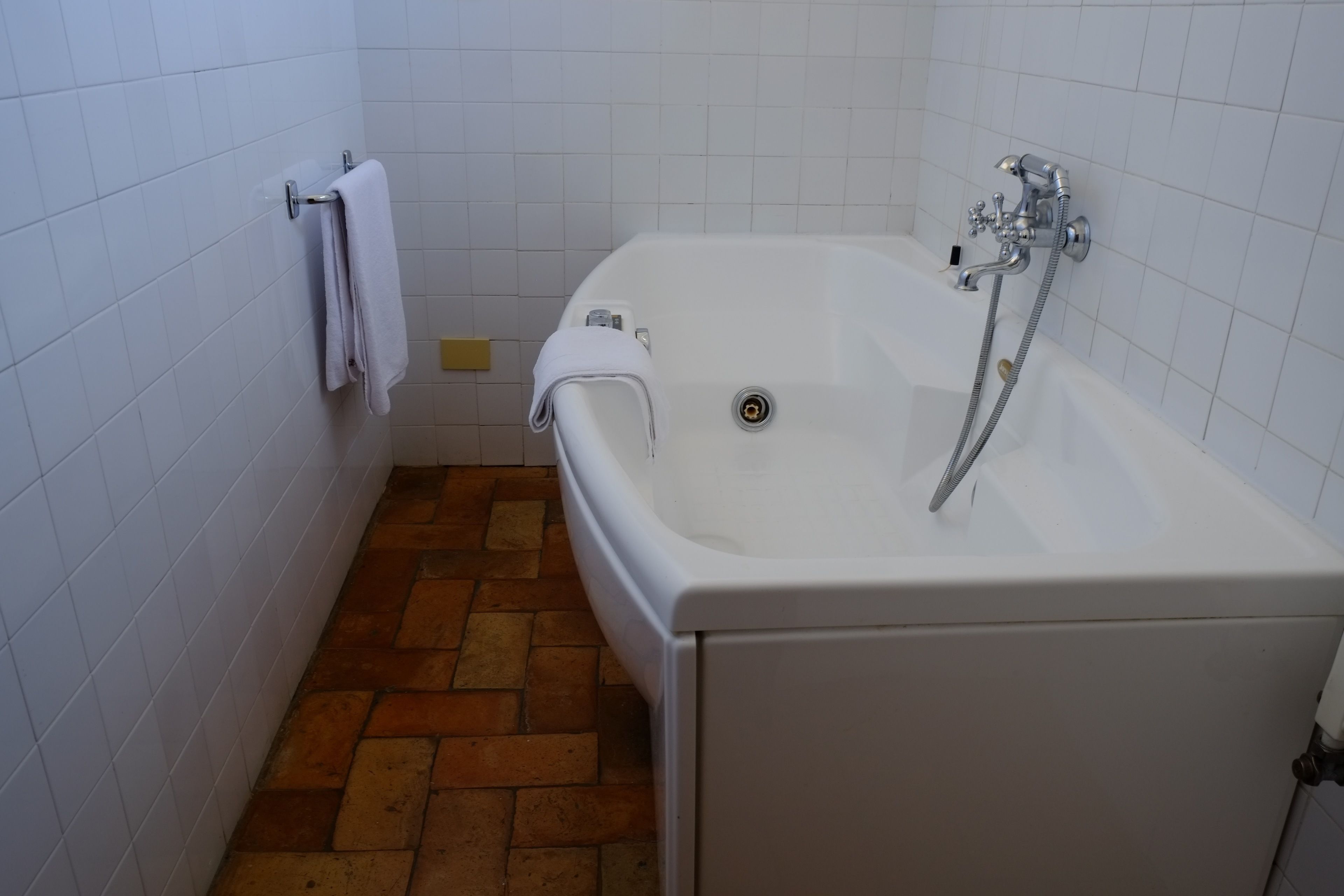 superior quadruple room | jetted bathtub